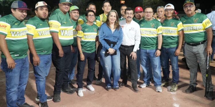 Rector de la UAT inaugura torneos deportivos para docentes y empleados universitarios