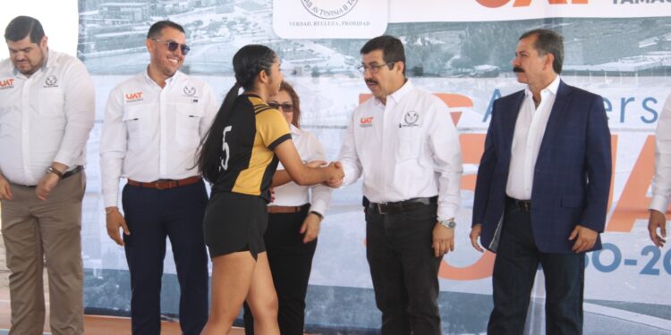 Fortalece la UAT en Río Bravo infraestructura educativa y alianzas con sector productivo