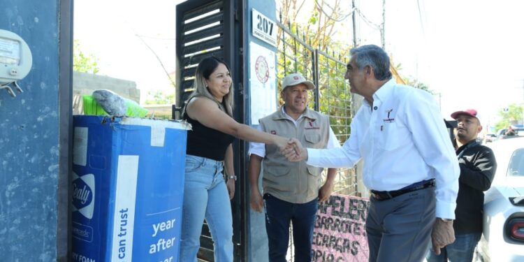 «Aquí estamos para ayudarlos»; Américo y María llevan apoyos a familias de Reynosa