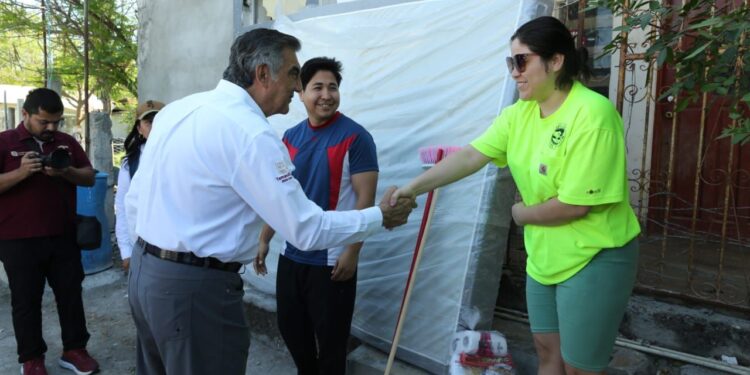 «Aquí estamos para ayudarlos»; Américo y María llevan apoyos a familias de Reynosa