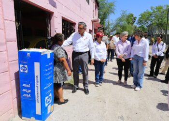 «Aquí estamos para ayudarlos»; Américo y María llevan apoyos a familias de Reynosa