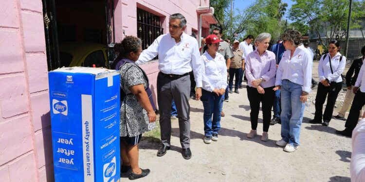 «Aquí estamos para ayudarlos»; Américo y María llevan apoyos a familias de Reynosa
