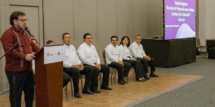 Convoca Miguel Ángel Valdez García a trabajar unidos por la mejora educativa