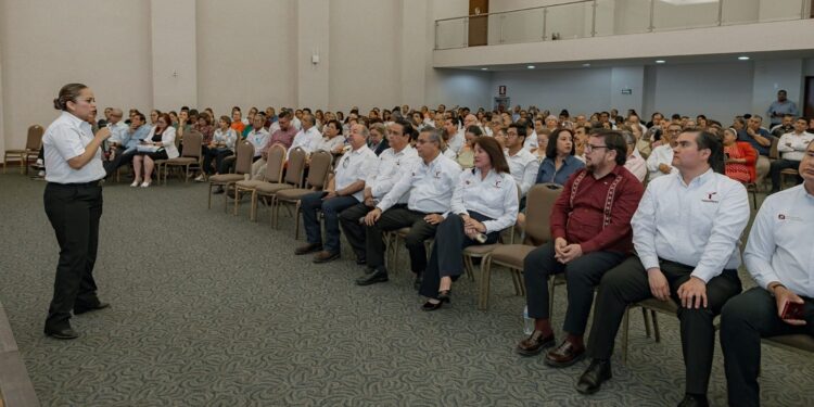 Convoca Miguel Ángel Valdez García a trabajar unidos por la mejora educativa