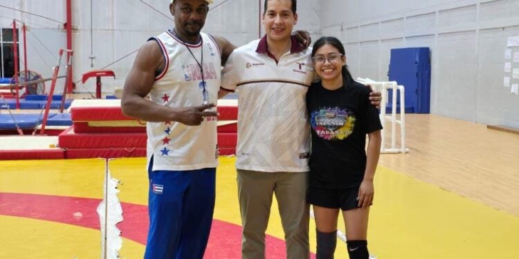 Visita director del INDE Tamaulipas a deportistas de Matamoros