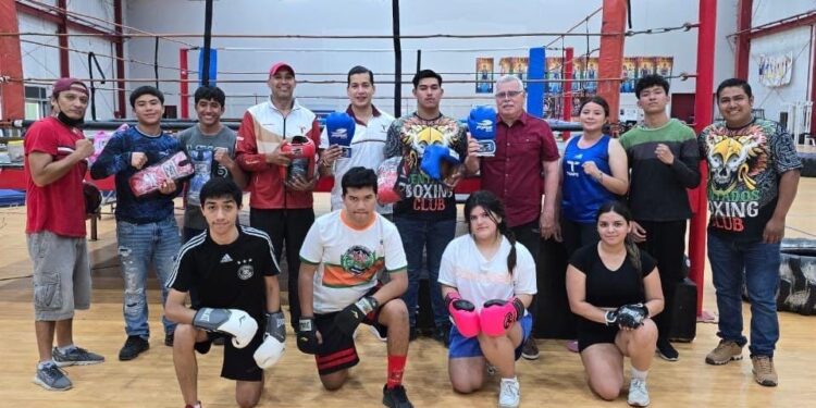 Visita director del INDE Tamaulipas a deportistas de Matamoros