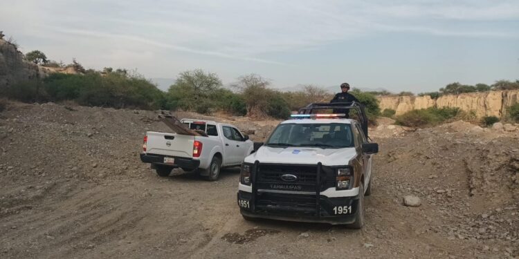 Apoya Guardia Estatal en traslado de presuntos restos de mamut encontrados en Tula