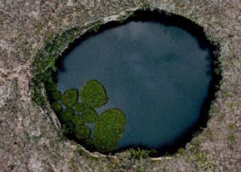 Impacta a visitantes “El Zacatón”, el cenote más profundo del planeta