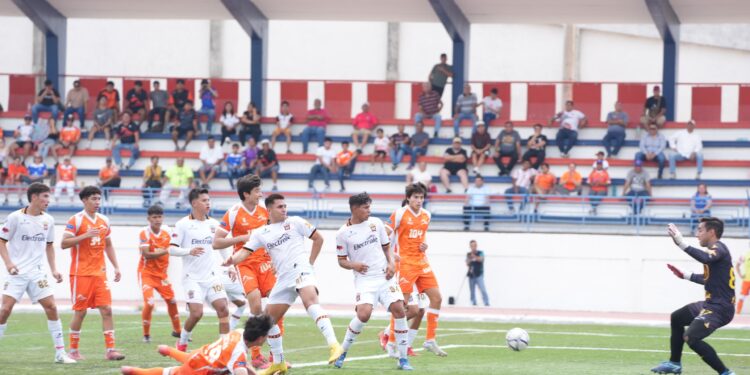 Ventaja para Correcaminos en la final de ida de la liga premier