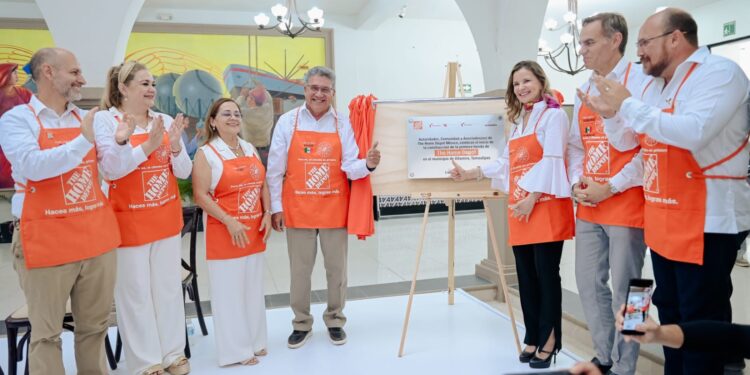 Invierte The Home Depot 418 mdp en Altamira