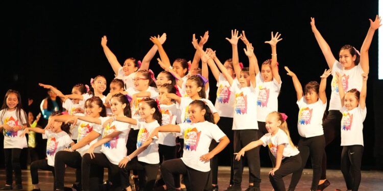 Presenta la UAT su talento artístico en el Día de Internacional de la Danza