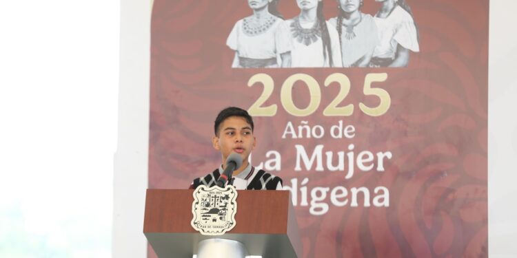 Entrega gobernador a estudiantes de la zona sur becas federales “Benito Juárez”