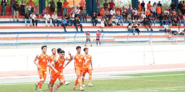 Aventaja Correcaminos en la ida del campeón de campeones de la Liga Premier