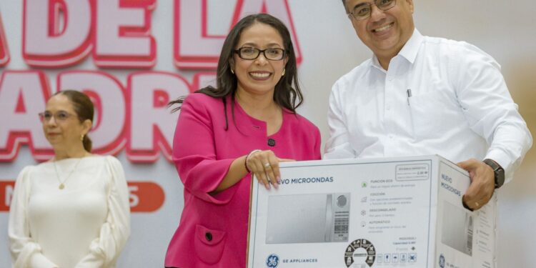 Celebra y reconoce SET a madres trabajadoras