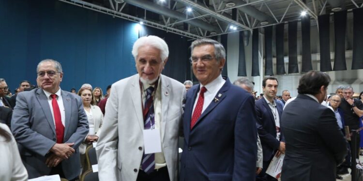 Inaugura Américo Congreso Internacional «Hacia un Sistema de Salud Integral y Humanista en Tamaulipas»