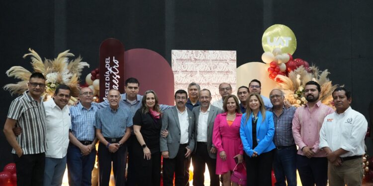 Reafirma rector de la UAT su reconocimiento al personal académico