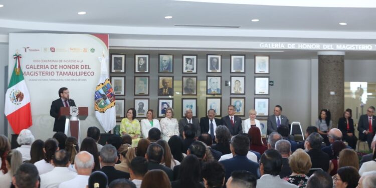 El magisterio es el eje y futuro del país: Américo