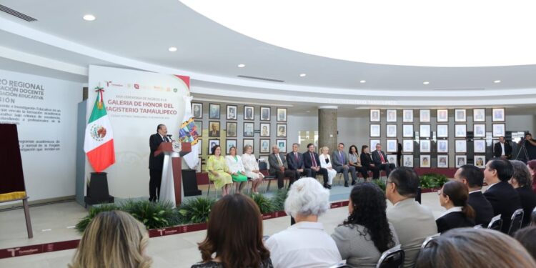 El magisterio es el eje y futuro del país: Américo