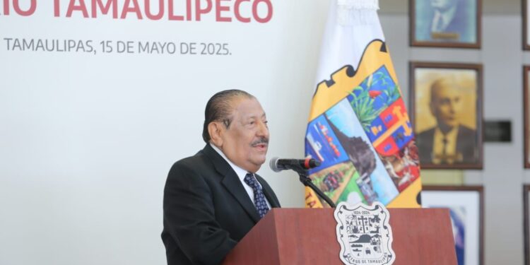 El magisterio es el eje y futuro del país: Américo