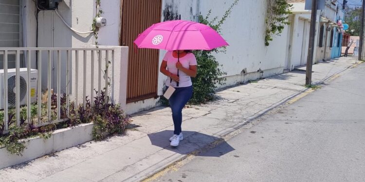 Activa Sector Salud alerta epidemiológica por altas temperaturas