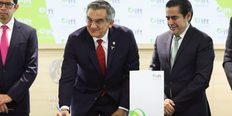 Entrega IFT concesiones de radio y tv a Tamaulipas