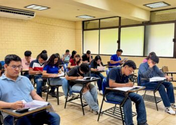 Recibe la UAT a miles de jóvenes en el examen de admisión EXANI-II