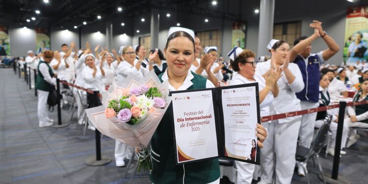 Celebra Américo Villarreal a cerca de 3 mil profesionales de la enfermería en Tamaulipas
