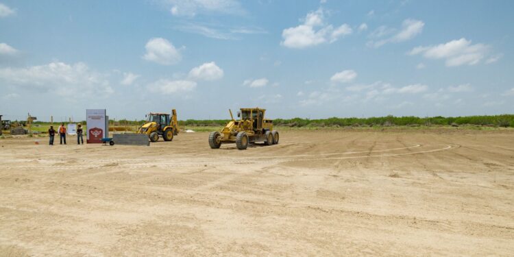 Colocan primera piedra de nueva secundaria general en Reynosa