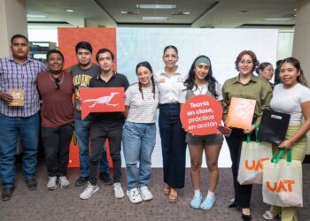 Egresados y estudiantes de la UAT comparten experiencias de la práctica profesional