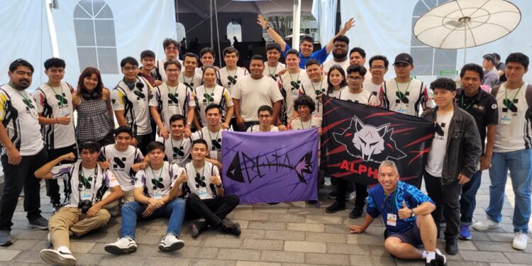 Ganan estudiantes de la UPV medalla de plata en Torneo Mexicano de Robótica