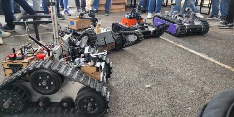 Ganan estudiantes de la UPV medalla de plata en Torneo Mexicano de Robótica