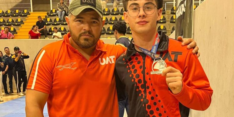 Gana la UAT medalla de plata en luchas asociadas en el nacional de la ANUIES