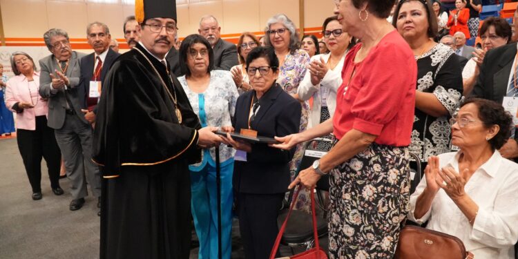 Reconoce la UAT vocación y trayectoria académica de sus docentes