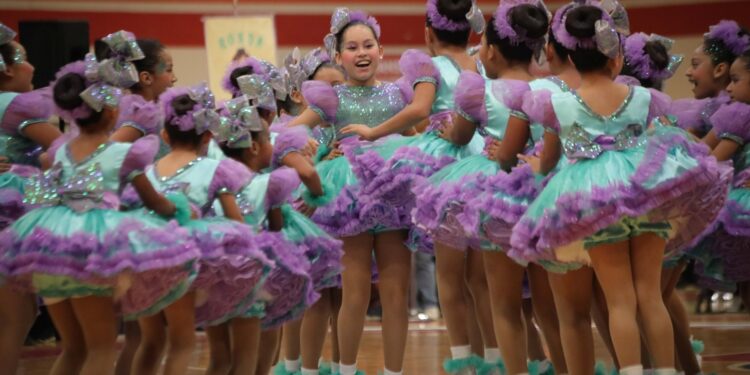 Impulsan Américo y María de Villarreal las tradiciones con el concurso de Rondas y Salto de Cuerda
