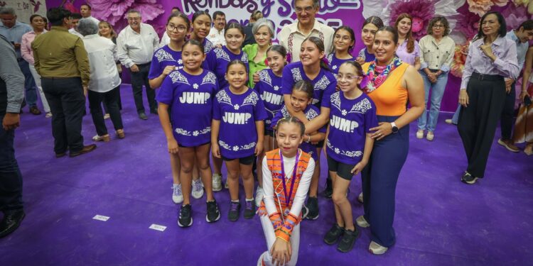 Impulsan Américo y María de Villarreal las tradiciones con el concurso de Rondas y Salto de Cuerda