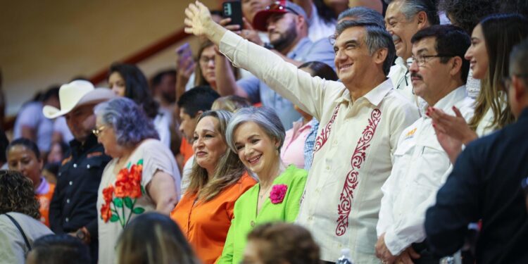 Impulsan Américo y María de Villarreal las tradiciones con el concurso de Rondas y Salto de Cuerda