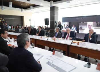 Toman protesta nuevos integrantes del Patronato de la UAT