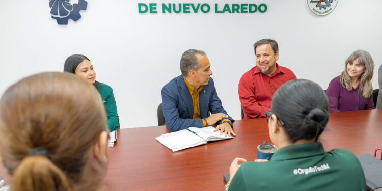 Distingue SET a maestras y maestros del ITNLD por 30 y 40 años de servicio educativo