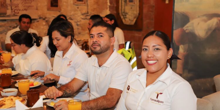 Reconoce Salud esfuerzo y dedicación de paramédicos y paramédicas de Tamaulipas
