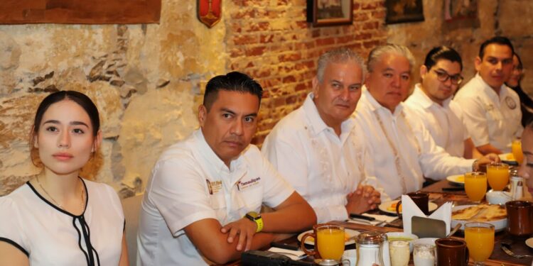 Reconoce Salud esfuerzo y dedicación de paramédicos y paramédicas de Tamaulipas
