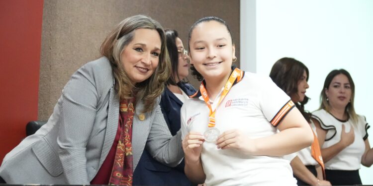 El CEINA-UAT celebra la excelencia educativa de sus estudiantes