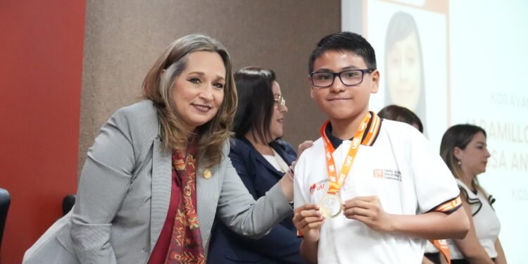 El CEINA-UAT celebra la excelencia educativa de sus estudiantes