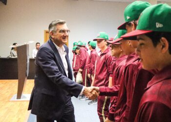 Abanderó gobernador Américo Villarreal a beisbolistas tamaulipecos rumbo a Torneo Latinoamericano