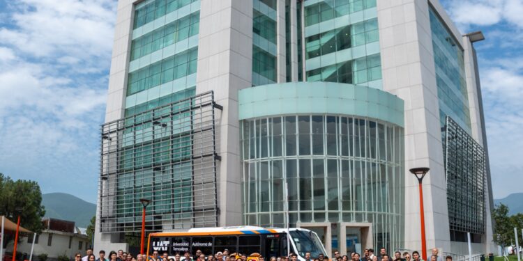 Estudiantes de la UAT inician estancia académica en Canadá