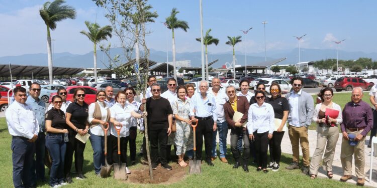 Fomenta SEDUMA reforestación con visión sostenible en el Parque Bicentenario