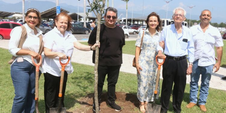 Fomenta SEDUMA reforestación con visión sostenible en el Parque Bicentenario