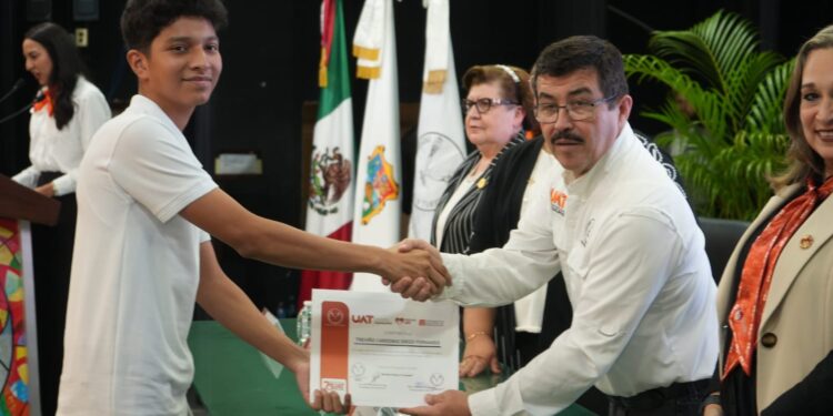 La UAT reafirma excelencia educativa en programas de idiomas