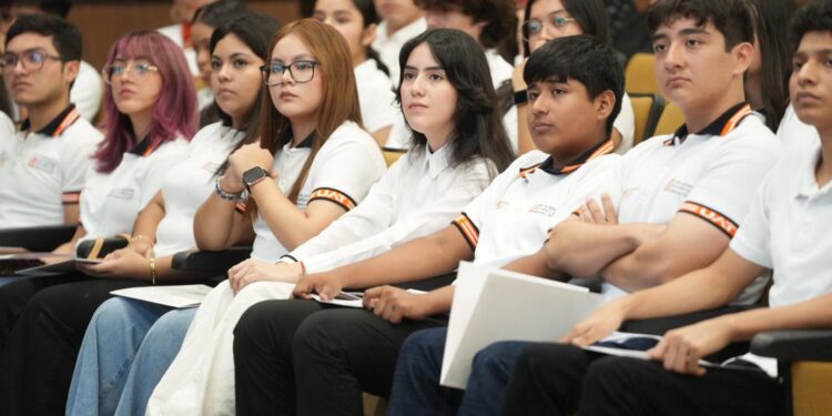La UAT reafirma excelencia educativa en programas de idiomas