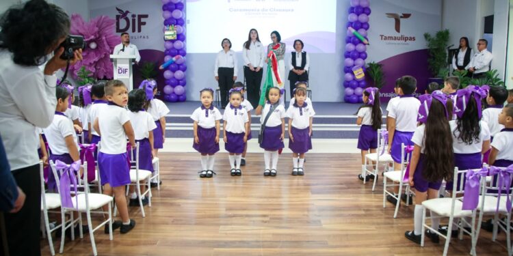 Gradúa DIF Tamaulipas a más de 2 mil 700 niños de nivel preescolar en el estado