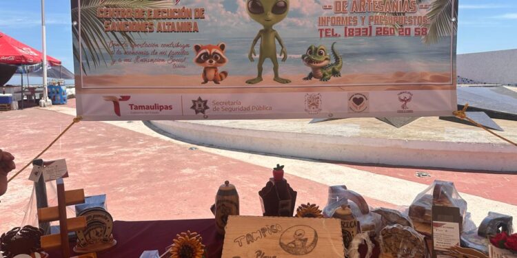 Instala CEDES Altamira punto de venta de artesanías en Playa Miramar